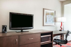 La Quinta Inn & Suites by Wyndham DC Metro Capital Beltway