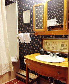 Inn At The Canal Bed & Breakfast