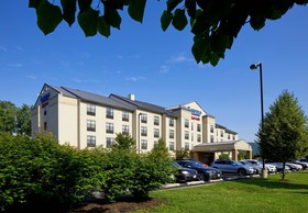 Fairfield Inn & Suites Cumberland