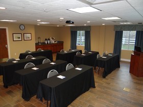 Holiday Inn Express Hotel & Suites Salisbury-Delmar