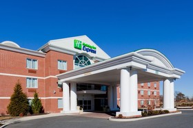 Holiday Inn Express Hotel & Suites Salisbury-Delmar