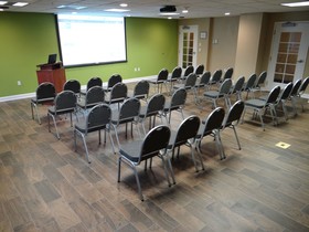 Holiday Inn Express Hotel & Suites Salisbury-Delmar
