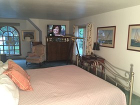 Miles River Guest House