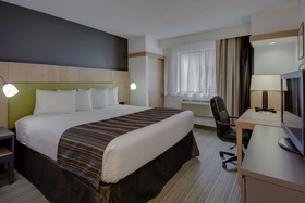 Country Inn & Suites by Radisson, Frederick, MD