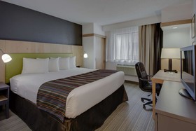 Country Inn & Suites by Radisson, Frederick, MD