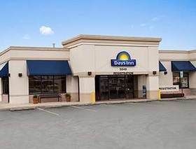 Days Inn by Wyndham Frederick
