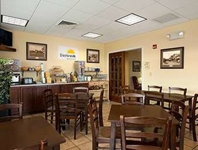 Days Inn by Wyndham Frederick