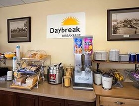 Days Inn by Wyndham Frederick