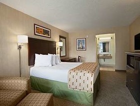 Days Inn by Wyndham Frederick