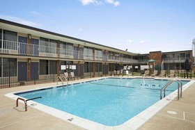 Days Inn by Wyndham Frederick