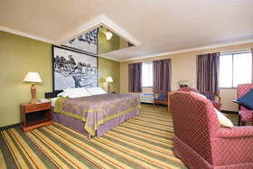 Super 8 by Wyndham Frederick