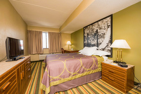 Super 8 by Wyndham Frederick