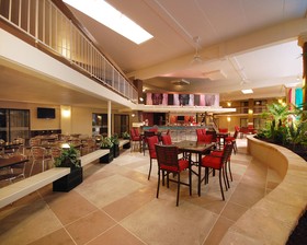 Plaza Inn & Suites