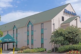 Days Inn by Wyndham Lanham Washington D.C