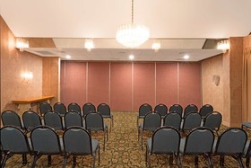 Days Inn by Wyndham Lanham Washington D.C