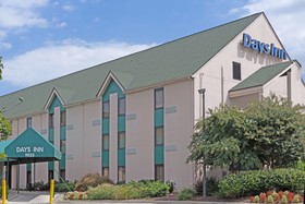 Days Inn by Wyndham Lanham Washington D.C