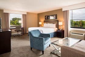 DoubleTree by Hilton Hotel Laurel