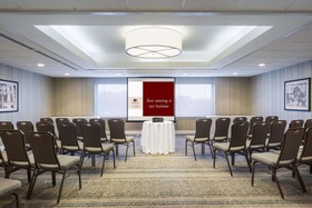 DoubleTree by Hilton Hotel Laurel