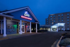 DoubleTree by Hilton Hotel Laurel