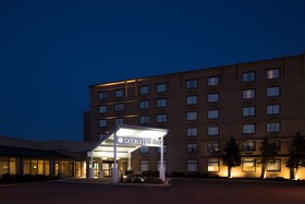 DoubleTree by Hilton Hotel Laurel