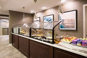 DoubleTree by Hilton Hotel Laurel