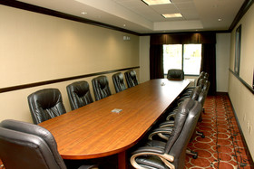 Holiday Inn Express & Suites La Vale Cumberland