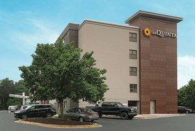 La Quinta Inn & Suites by Wyndham Baltimore BWI Airport