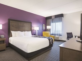 La Quinta Inn & Suites by Wyndham Baltimore BWI Airport