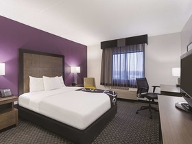 La Quinta Inn & Suites by Wyndham Baltimore BWI Airport