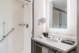 Sheraton Baltimore Washington Airport Hotel - BWI