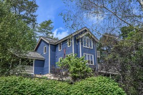 Bluebird Daze House