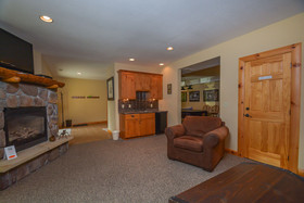 Cozy Bear Chalet House