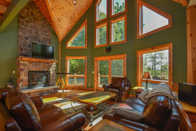 Cozy Bear Chalet House