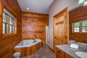 Cozy Bear Chalet House