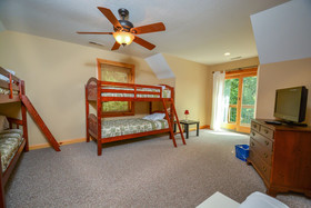 Cozy Bear Chalet House
