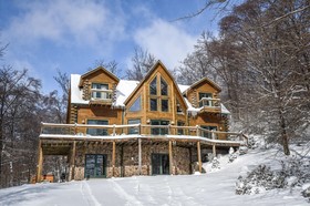 Cozy Bear Chalet House