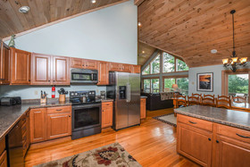 Glass Mountain Holiday Home