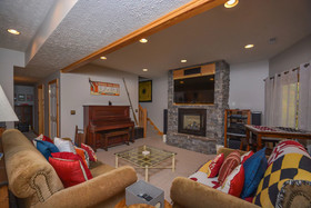 Hootenanny House