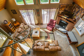 Slope's Edge House