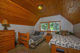 Slope's Edge House