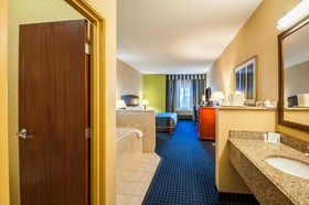 Comfort Inn & Suites