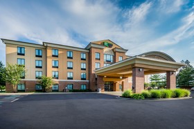 Holiday Inn Express & Suites Northeast