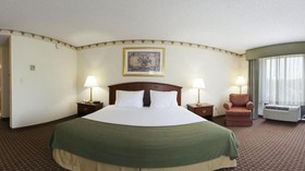 Holiday Inn Express & Suites Northeast