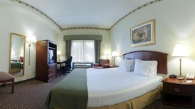 Holiday Inn Express & Suites Northeast
