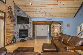 Hemlock Hideaway House