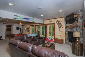Hemlock Hideaway House