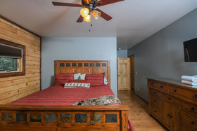 Hemlock Hideaway House