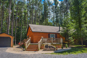 Knotty Pines Holiday Home