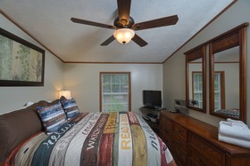 Knotty Pines Holiday Home