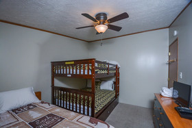 Knotty Pines Holiday Home